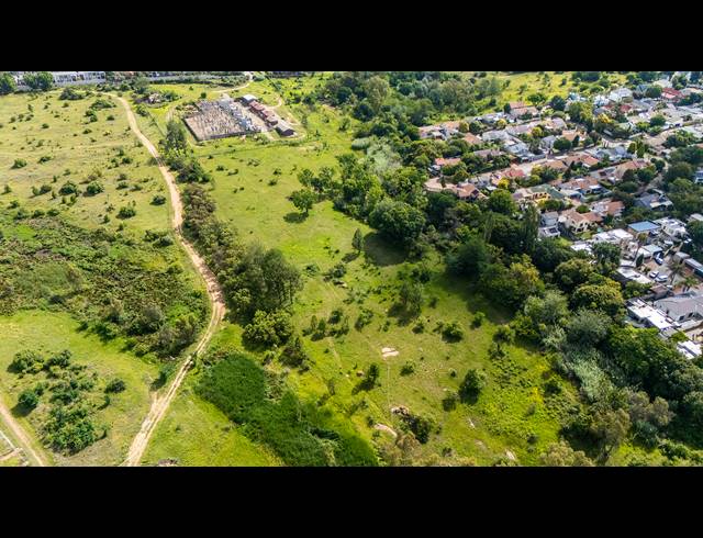 9,575M² VACANT LAND FOR SALE IN LONEHILL